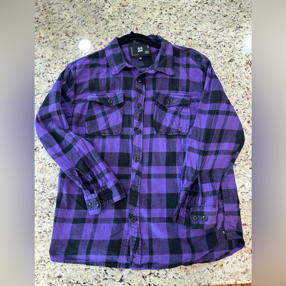 GUC Ocean Current Flannel Purple Black Long Sleeve Size XL Juniors